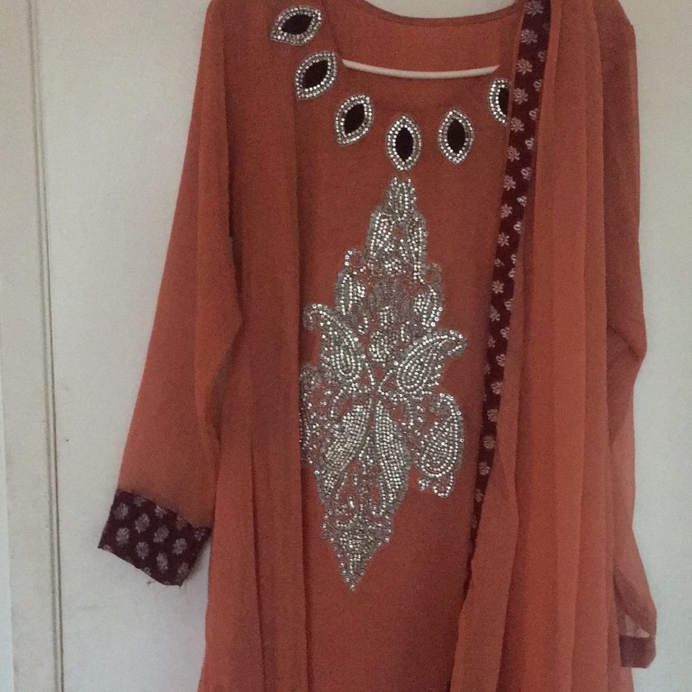 Orange Pakistani gown - Picture 4 of 4